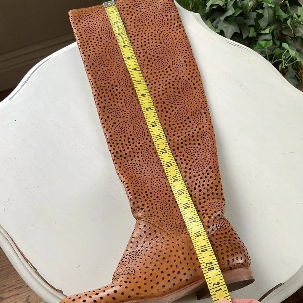PAOLA FRANI Perforated Tall Leather Boots Made in Italy Size 6 EUC